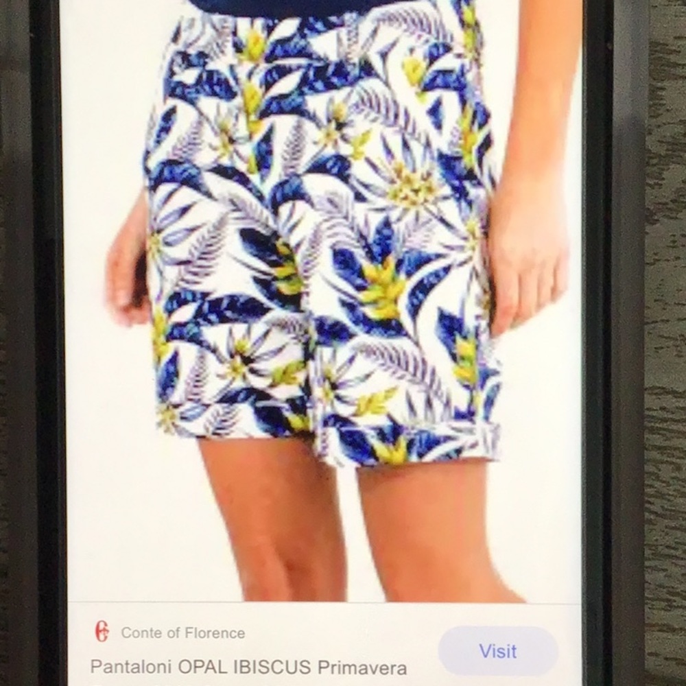 Conte of Florence ladies floral short NWT SZ 6